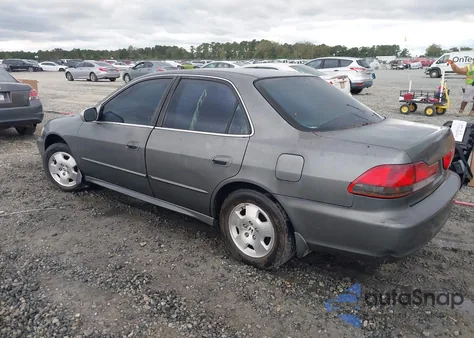2001 Honda Accord 3.0 Ex из США, поврежденный, VIN 1HGCG16521A010687